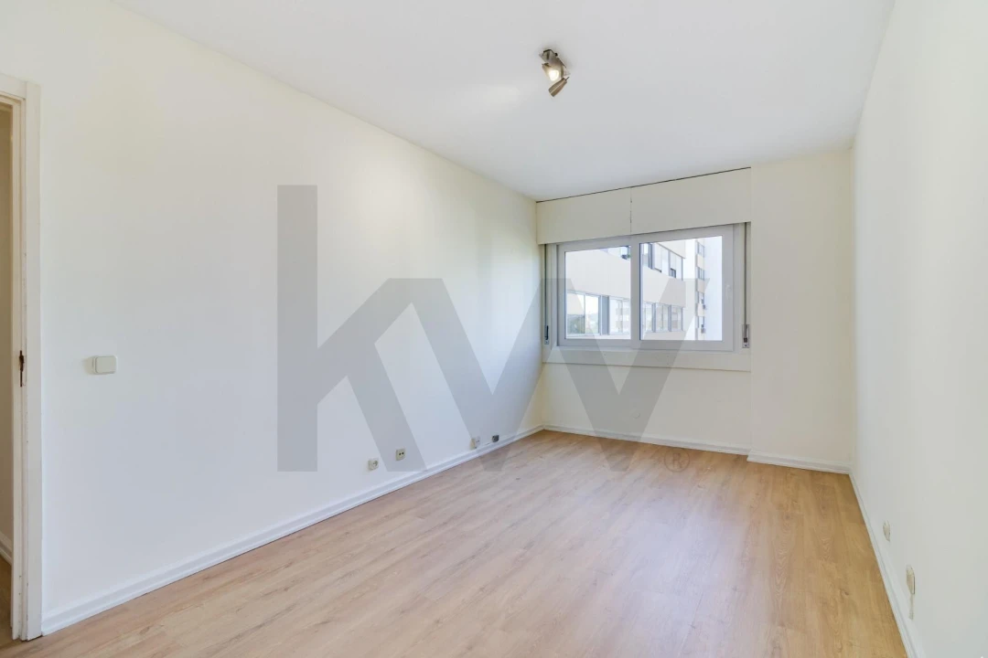 Apartamento T3 para Arrendamento em Carnide Foto 19