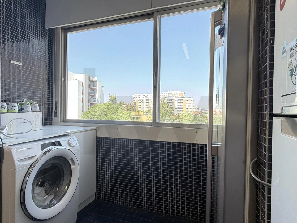 Apartamento T3 para Arrendamento em Carnide Foto 8
