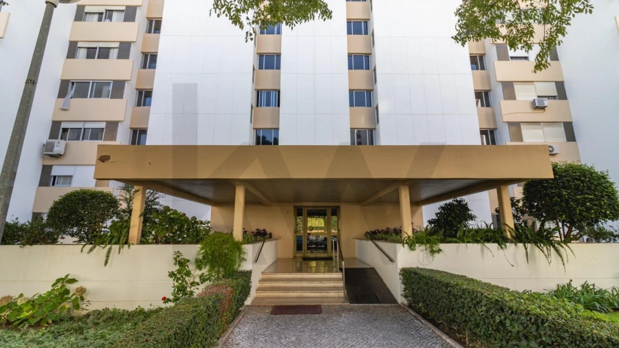 Apartamento T3 para Arrendamento em Carnide