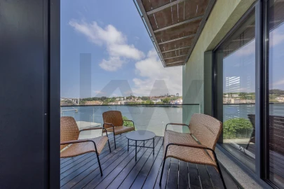Apartamento T4 para Arrendamento em Santa Marinha e São Pedro da Afurada