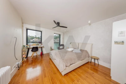 Apartamento T4 para Arrendamento em Santa Marinha e São Pedro da Afurada