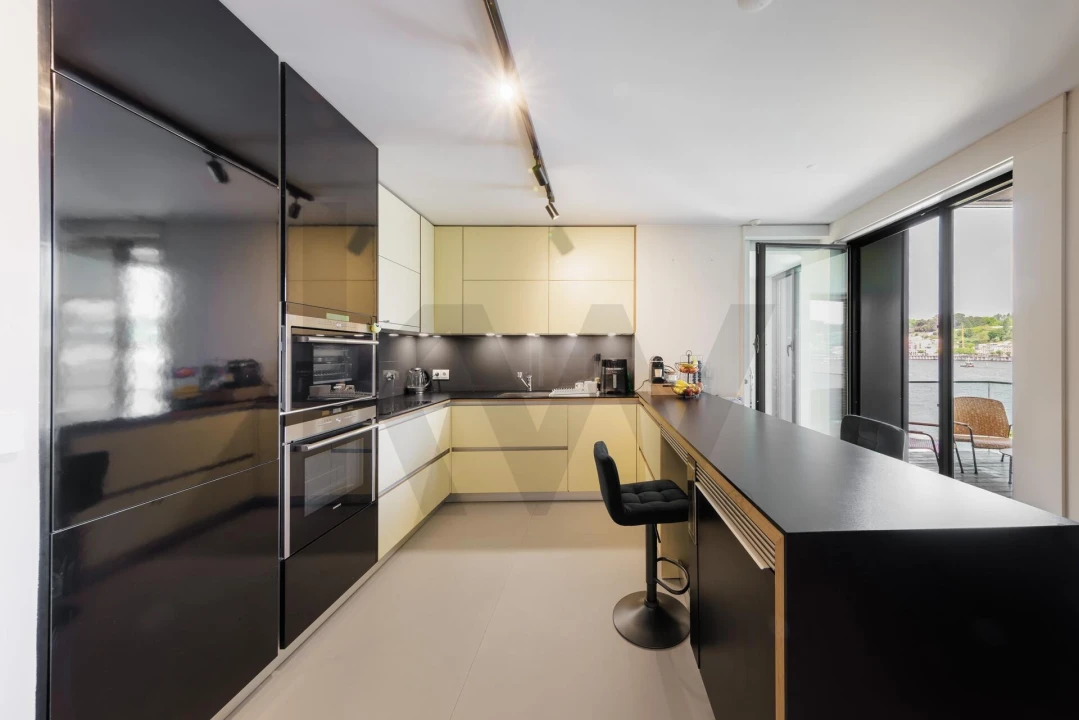 Apartamento T4 para Arrendamento em Santa Marinha e São Pedro da Afurada Foto 8