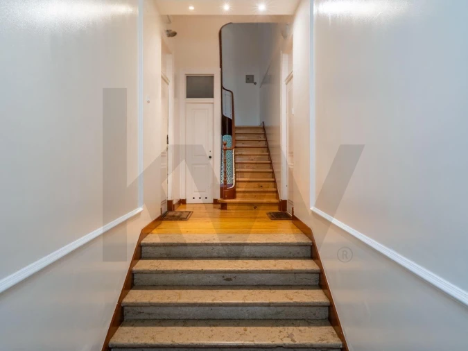 Apartamento T2 para Arrendamento em Santo António Foto 16