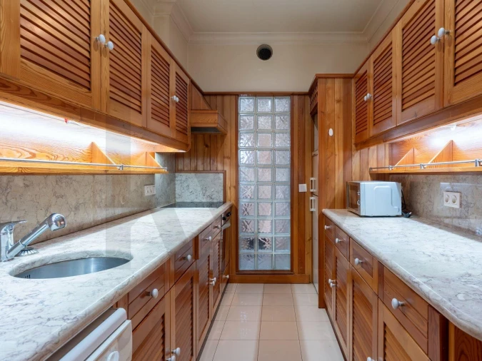 Apartamento T2 para Arrendamento em Santo António Foto 2