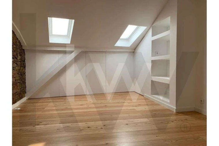 Apartamento T2 para Arrendamento em Santo António Foto 12