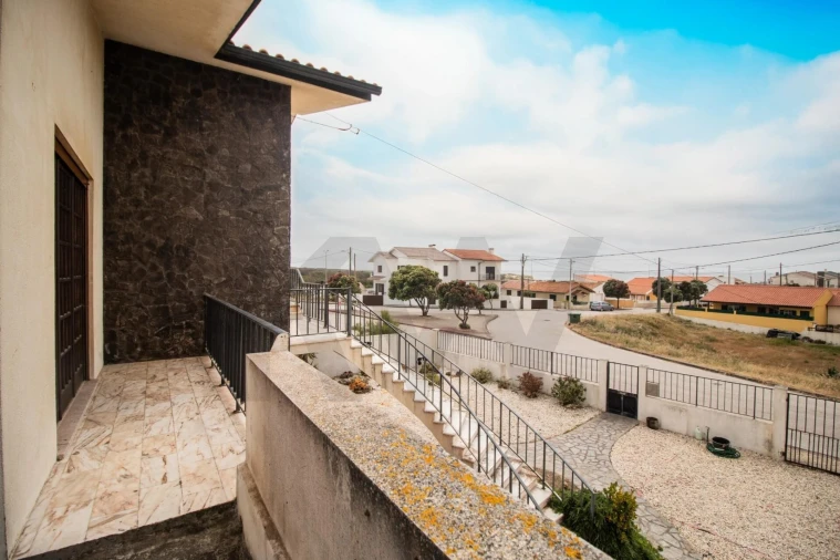 Moradia T3 para Venda em Lavos Foto 35