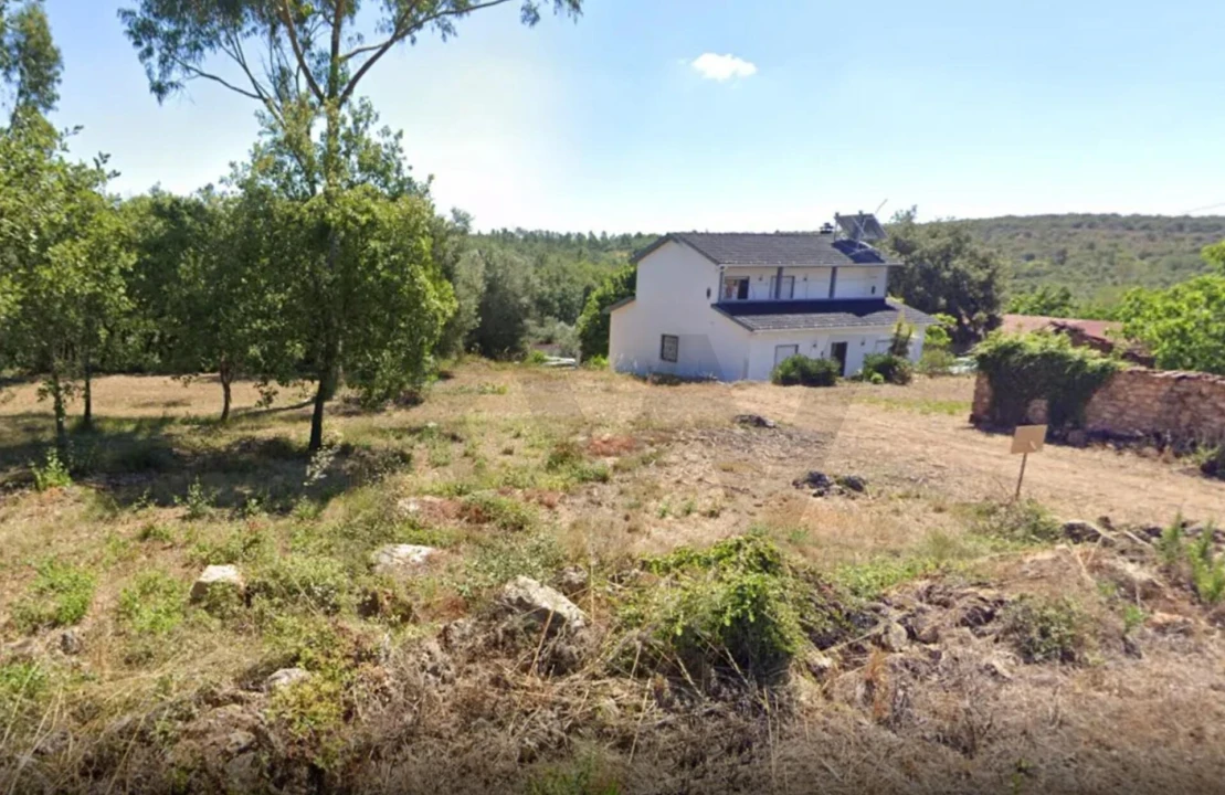 Terreno para Venda em Chãos Foto 1