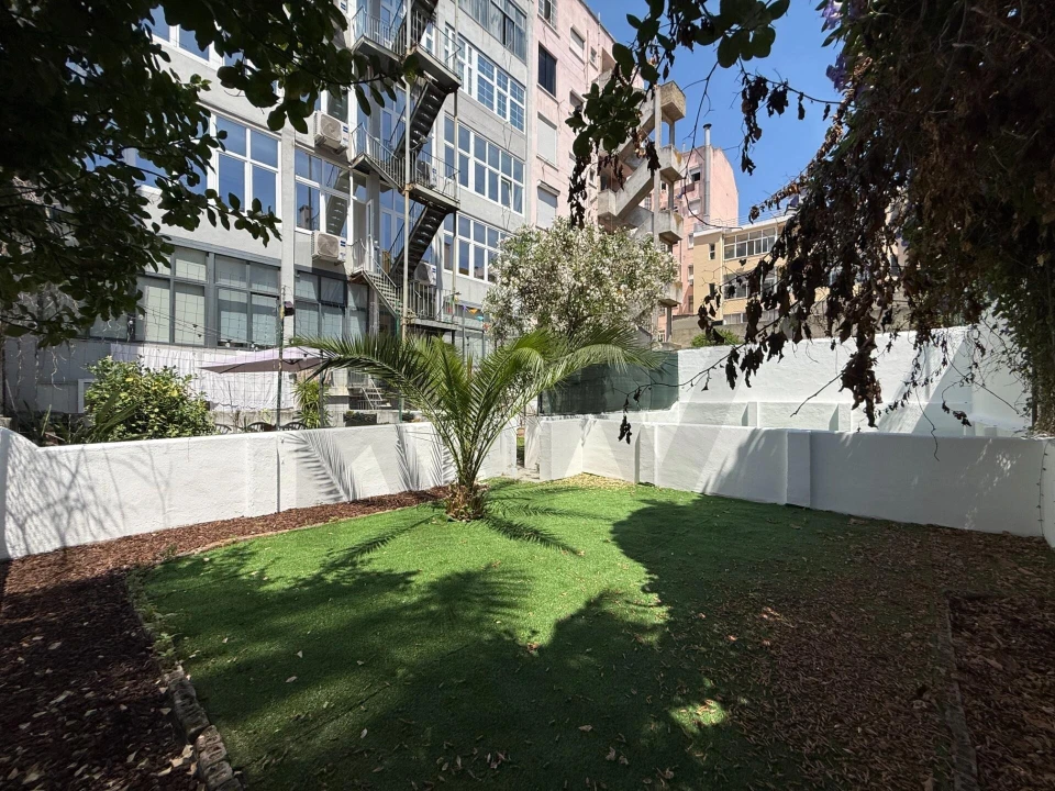Apartamento T3 para Venda em Areeiro Foto 48