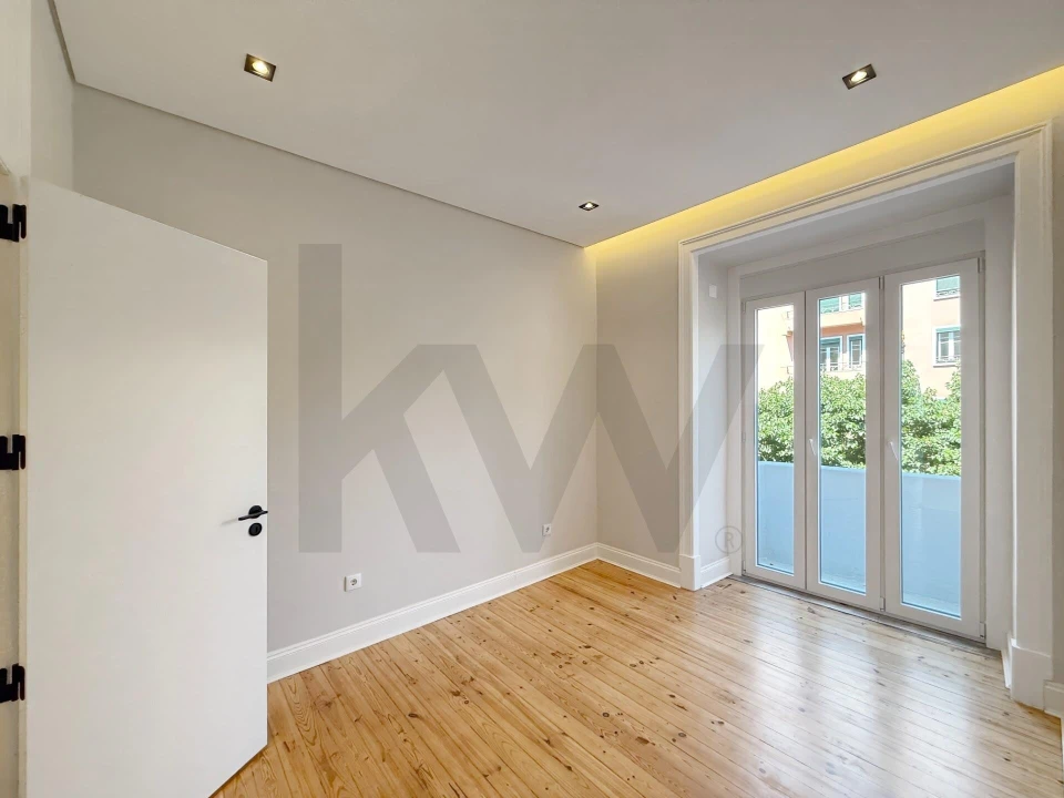 Apartamento T3 para Venda em Areeiro Foto 8