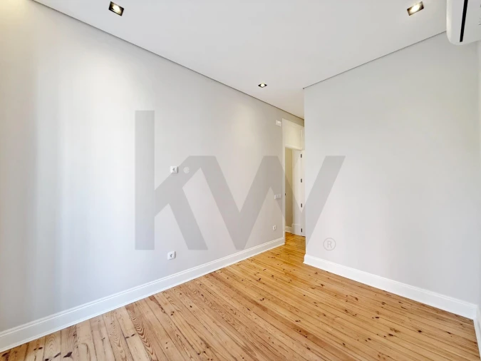Apartamento T3 para Venda em Areeiro Foto 12