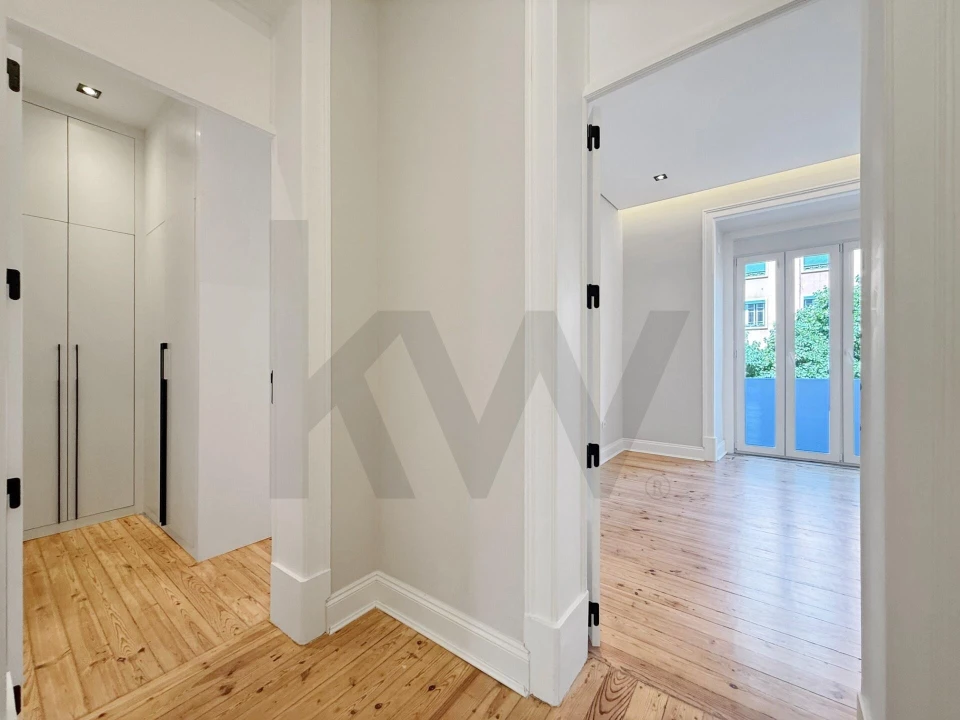 Apartamento T3 para Venda em Areeiro Foto 2