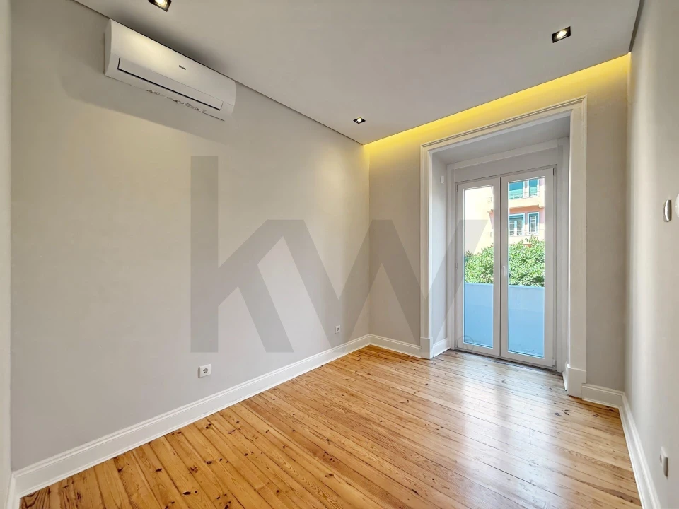 Apartamento T3 para Venda em Areeiro Foto 11