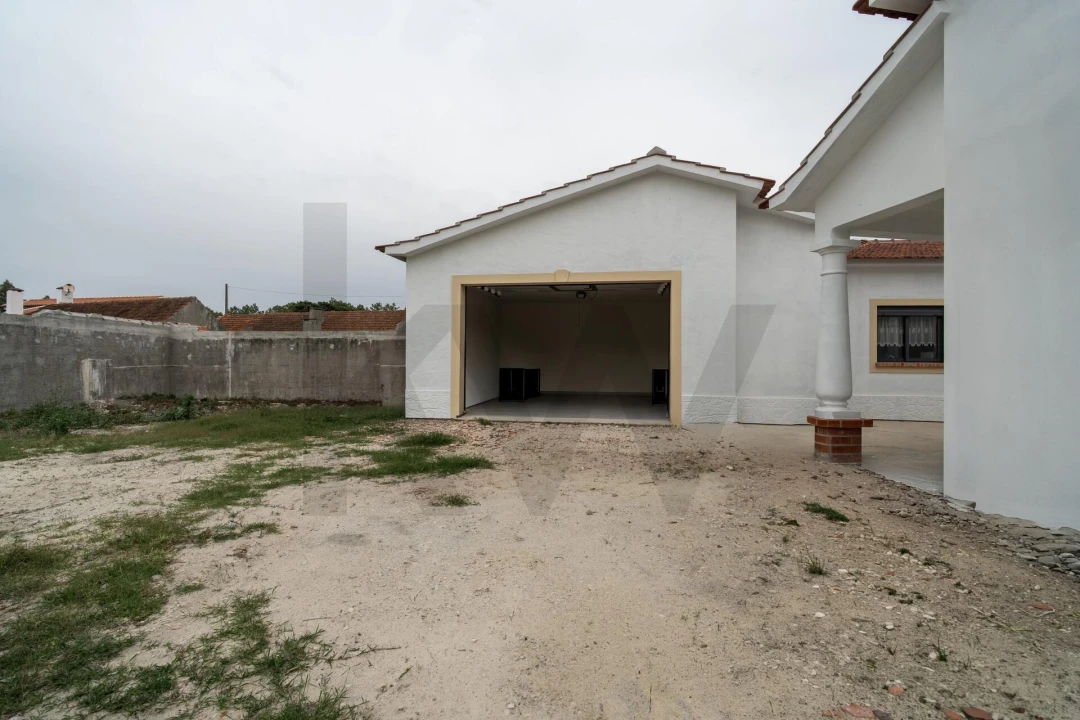 Moradia T1 para Venda em Coz, Alpedriz e Montes Foto 16