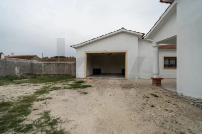 Moradia T1 para Venda em Coz, Alpedriz e Montes