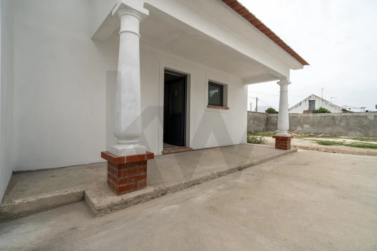 Moradia T1 para Venda em Coz, Alpedriz e Montes Foto 13