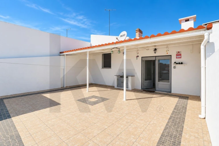 Moradia T3 para Venda em Torre de Coelheiros Foto 17