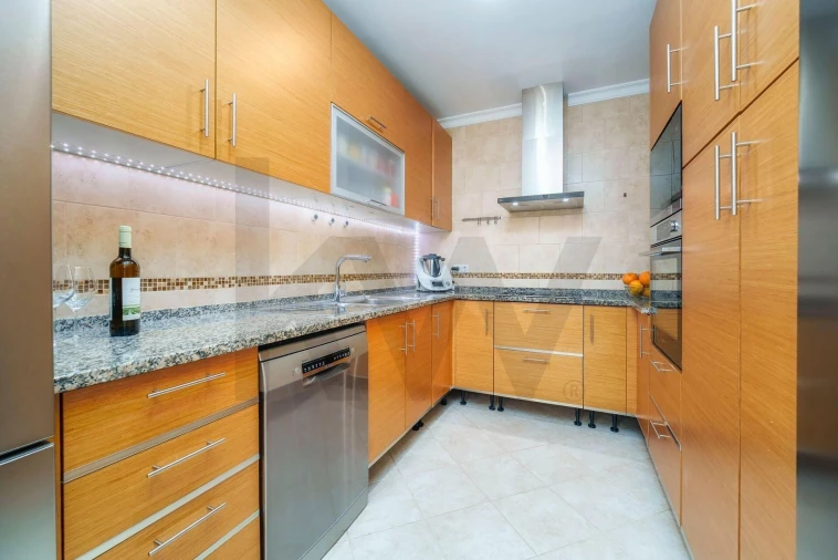 Apartamento T3 para Venda em Albufeira e Olhos de Água Foto 13