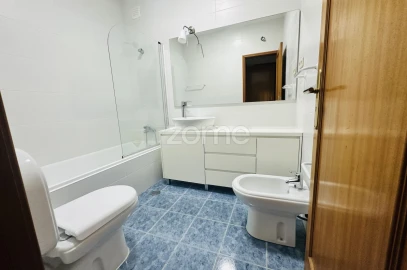 Apartamento T4 para Venda em São Vitor (Braga)