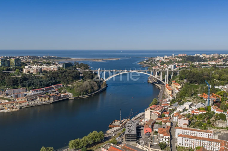 Prédio para Venda em Lordelo do Ouro e Massarelos Foto 57