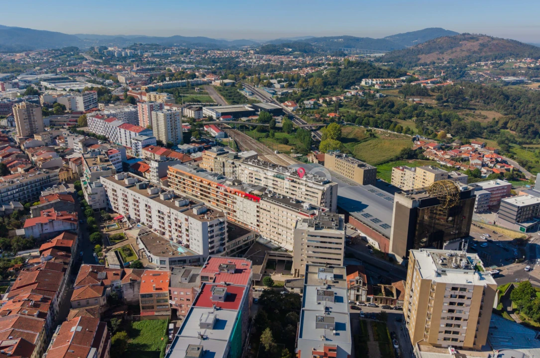 Apartamento T4 para Venda em Braga (Maximinos, Sé e Cividade) Foto 2