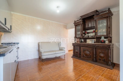 Moradia T2 para Venda em Portela do Fojo-Machio