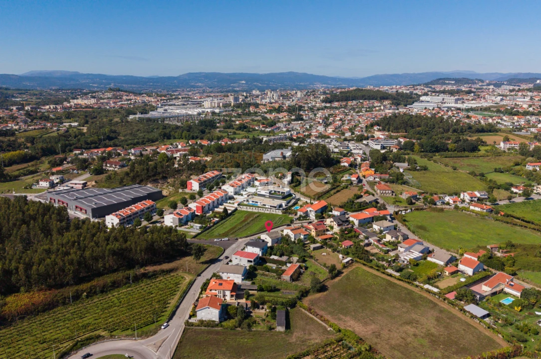 Moradia T3 para Venda em Lomar e Arcos Foto 18