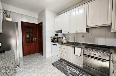Apartamento T4 para Venda em O. Azeméis, Riba-Ul, Ul, Macinhata Seixa, Madail