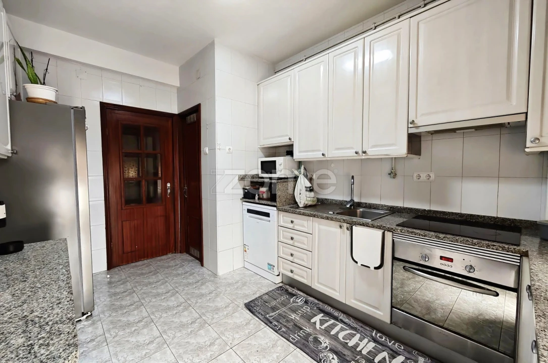 Apartamento T4 para Venda em O. Azeméis, Riba-Ul, Ul, Macinhata Seixa, Madail Foto 1