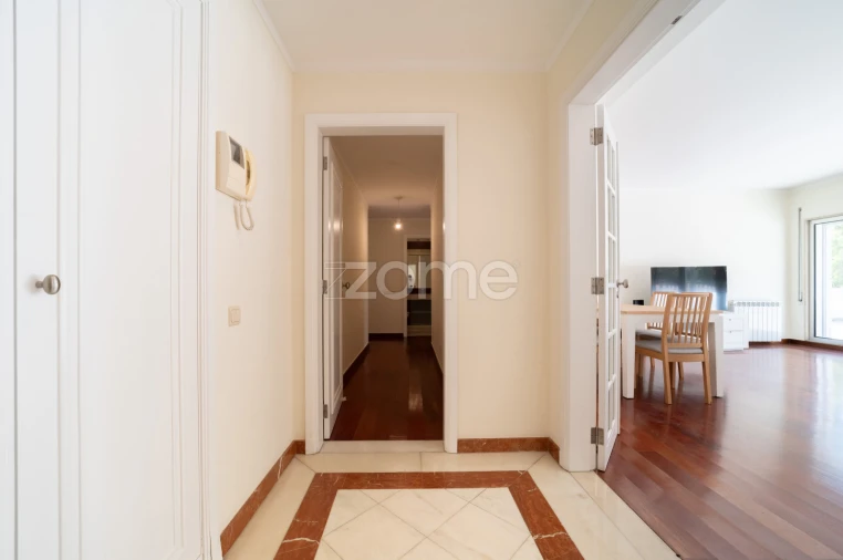 Apartamento T2 para Arrendamento em São Domingos de Benfica Foto 2