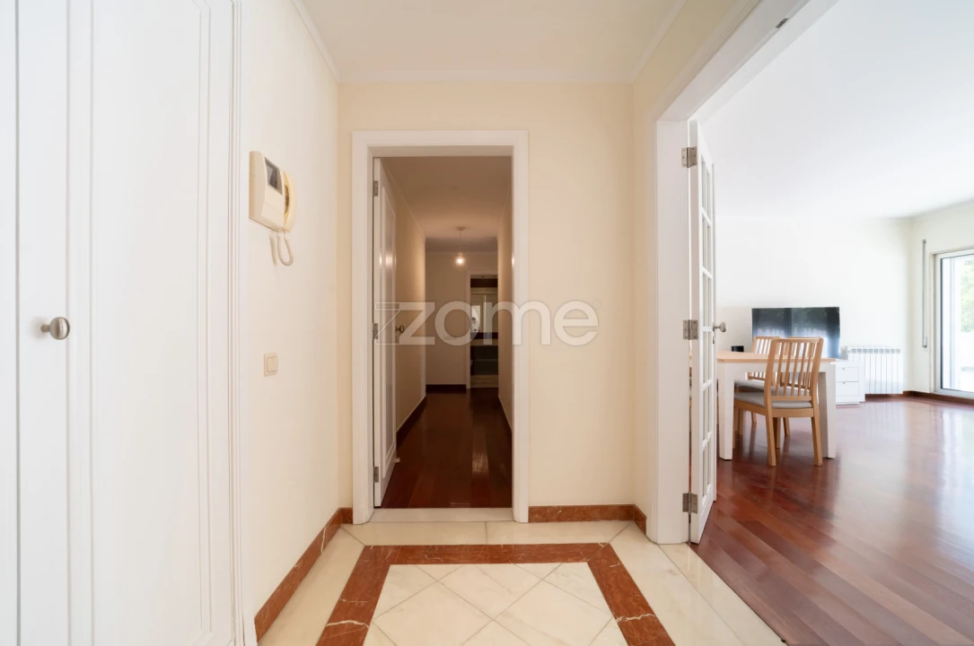 Apartamento T2 para Arrendamento em São Domingos de Benfica Foto 2