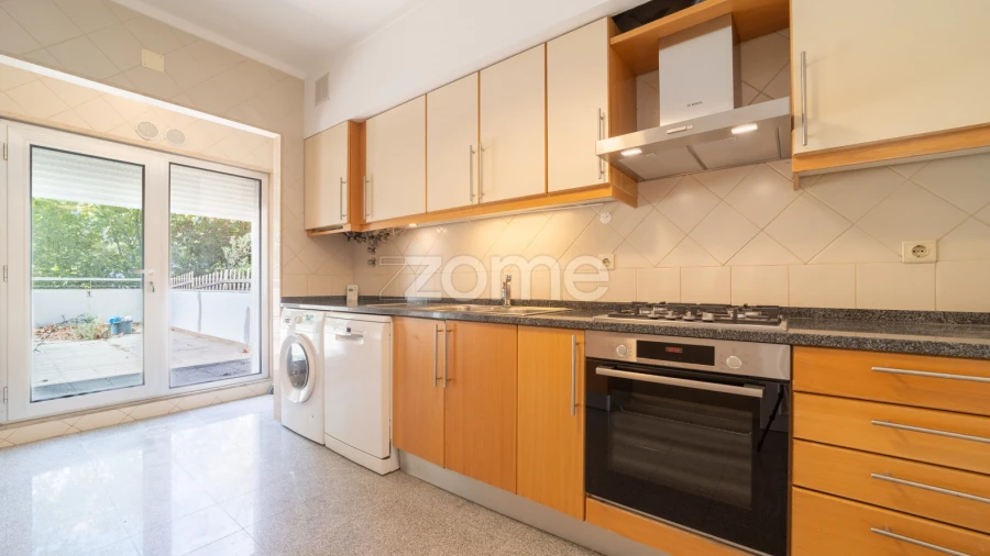 Apartamento T2 para Arrendamento em São Domingos de Benfica