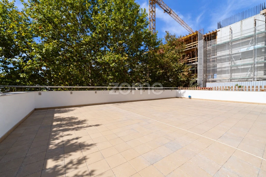Apartamento T2 para Arrendamento em São Domingos de Benfica Foto 6