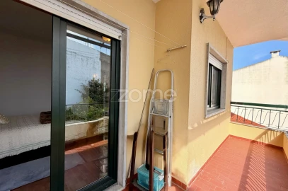 Moradia T6 para Venda em Carcavelos e Parede