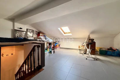 Moradia T6 para Venda em Carcavelos e Parede