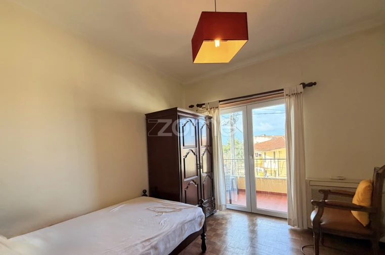 Moradia T6 para Venda em Carcavelos e Parede Foto 17