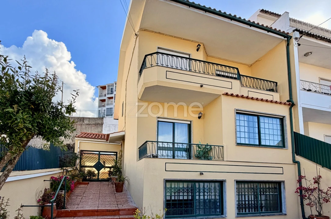 Moradia T6 para Venda em Carcavelos e Parede Foto 1