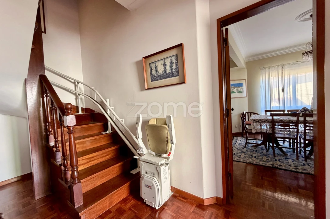 Moradia T6 para Venda em Carcavelos e Parede Foto 13