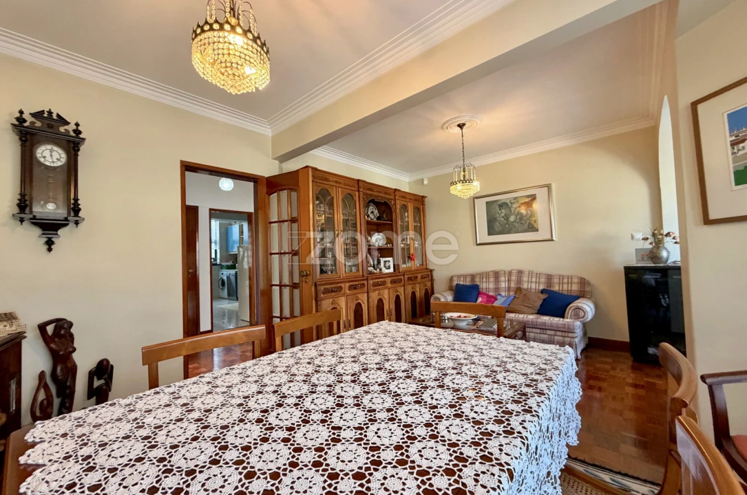 Moradia T6 para Venda em Carcavelos e Parede Foto 7