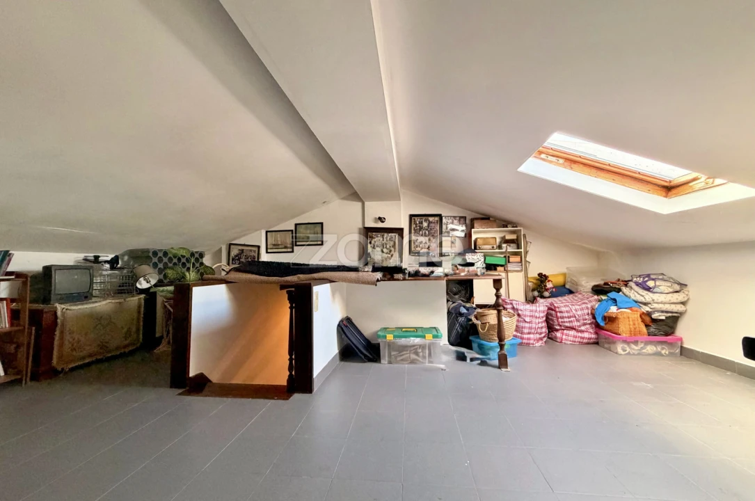 Moradia T6 para Venda em Carcavelos e Parede Foto 22
