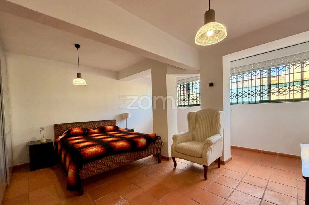 Moradia T6 para Venda em Carcavelos e Parede Foto 28