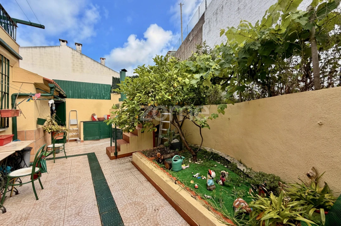 Moradia T6 para Venda em Carcavelos e Parede Foto 30