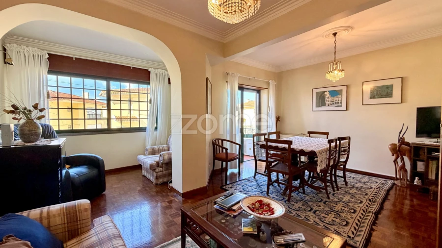 Moradia T6 para Venda em Carcavelos e Parede