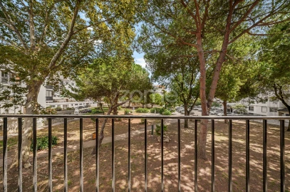Apartamento T3 para Venda em Carcavelos e Parede