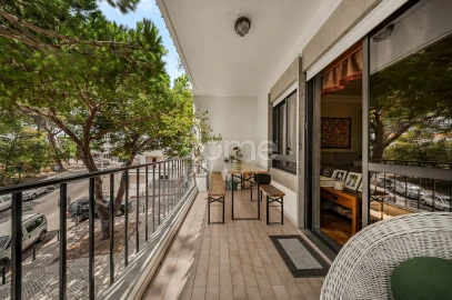 Apartamento T3 para Venda em Carcavelos e Parede