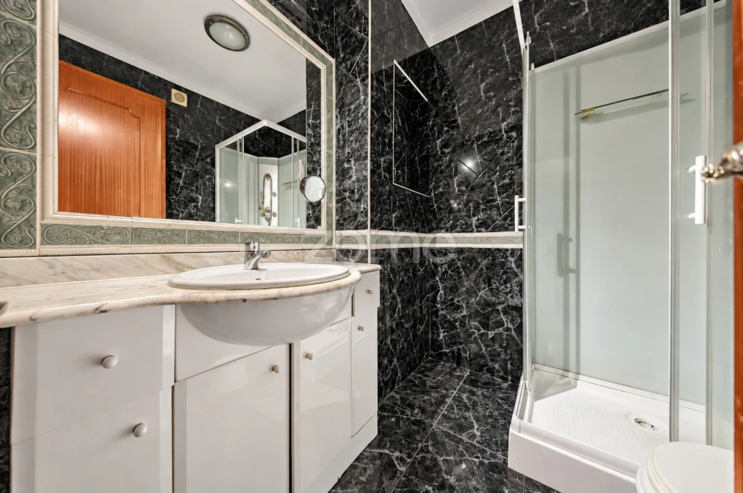 Apartamento T3 para Venda em Carcavelos e Parede Foto 22