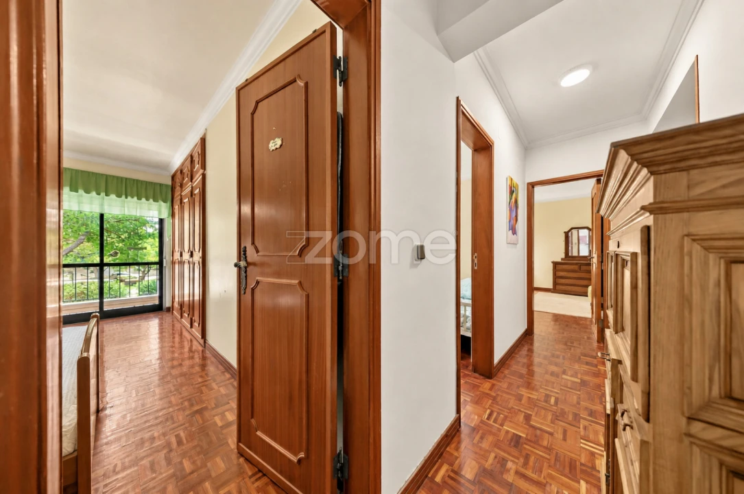 Apartamento T3 para Venda em Carcavelos e Parede Foto 17