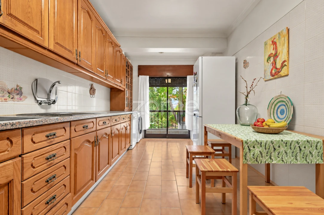 Apartamento T3 para Venda em Carcavelos e Parede Foto 11