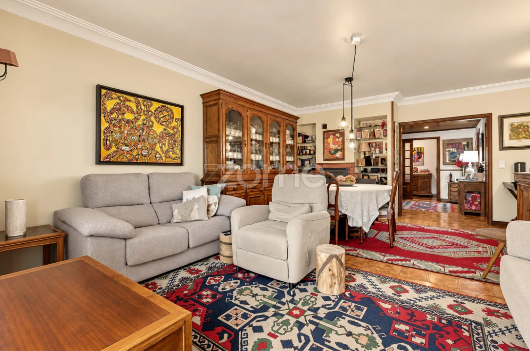 Apartamento T3 para Venda em Carcavelos e Parede Foto 3