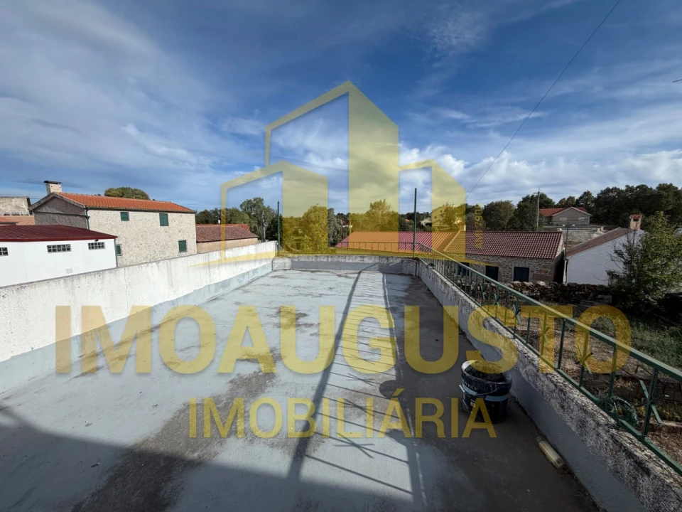 Moradia T4 para Venda em Lajeosa e Forcalhos Foto 16