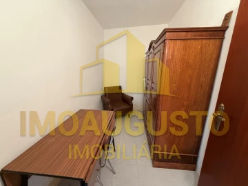 Moradia T4 para Venda em Lajeosa e Forcalhos